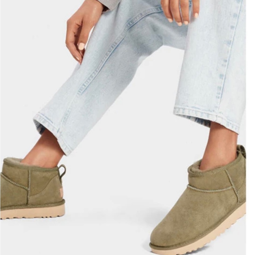 Ultra mini ugg size 6 Burnt Olive